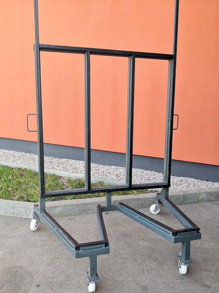 LENGVŲ METALO KONSTRUKCIJŲ GAMYBA