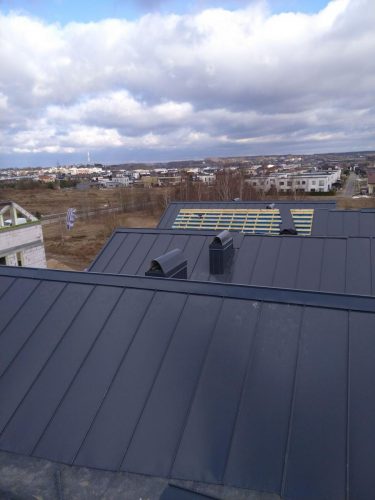 Stogu dengimas karkasiniu namu statyba