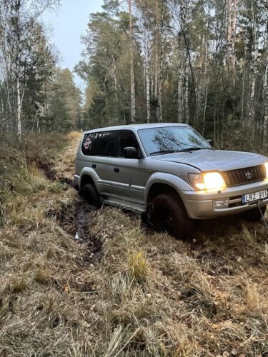 Pagalba užklimpus automobiliui