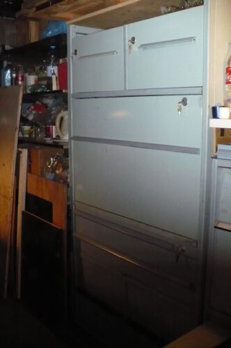 Parduodame metalinius baldus